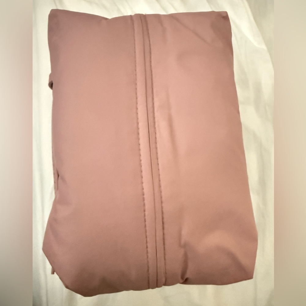 Rare beauty puffy toiletry bag - Picture 2 of 4